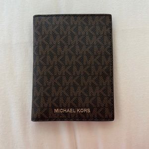 Michael Kors Passport Cover/Wallet